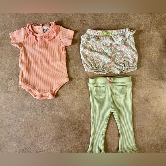 Nicole Miller - 6/9 Month Three piece Peach and Green Set -NWOT - Picture 2 of 14